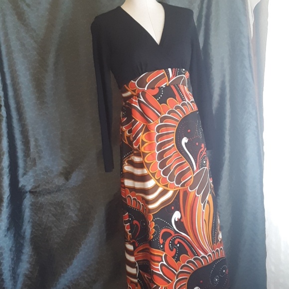 Vintage Dresses & Skirts - Vtg Maxi Dress w Swan Pattern